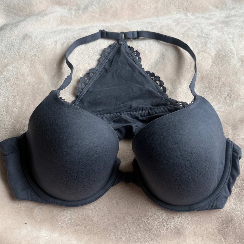 Victoria's Secret Body by Victoria Front Close Lace Bra